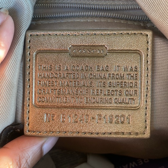 Rare Vintage COACH Y2K Signature Canvas Gold & Cream Shoulder Bag Discontinued* - Picture 6 of 8